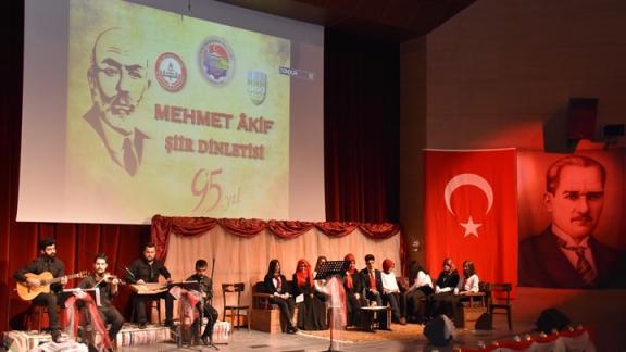 Mehmet Akif Ersoy Şiir Dinletisi Gerçekleştirildi.