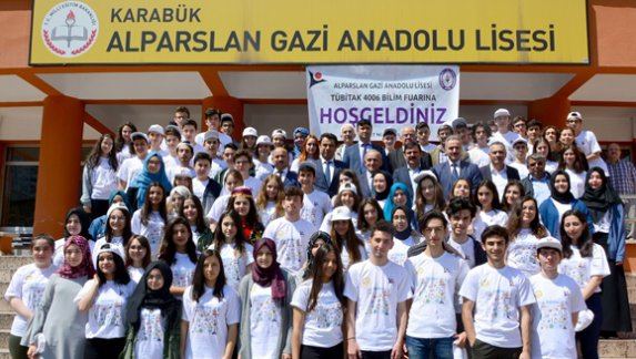 Alparslan Gazi Anadolu Lisesi TUBİTAK 4006 Bilim Fuarı Açılışı Gerçekleştirildi