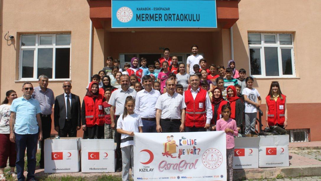 Türk Kızılayı Karabük Şubesi ile Müdürlüğümüz İşbirliğinde Hediye Kolisi Dağıtımı Gerçekleştirildi