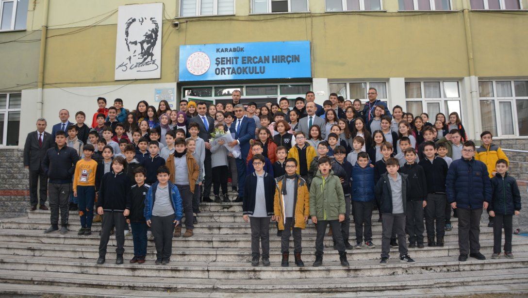 Valimiz Fuat GÜREL Şehit Ercan Hırçın Ortaokulunu Ziyaret Etti