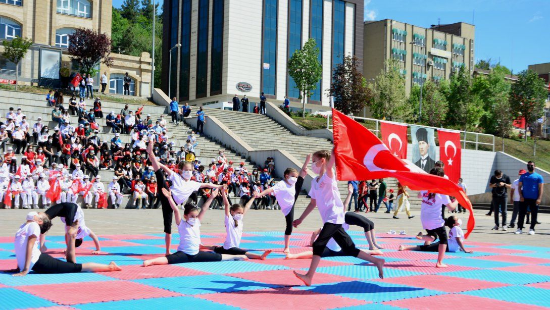19 Mayıs Atatürk'ü Anma Gençlik ve Spor Bayramı Coşku İle Kutlandı