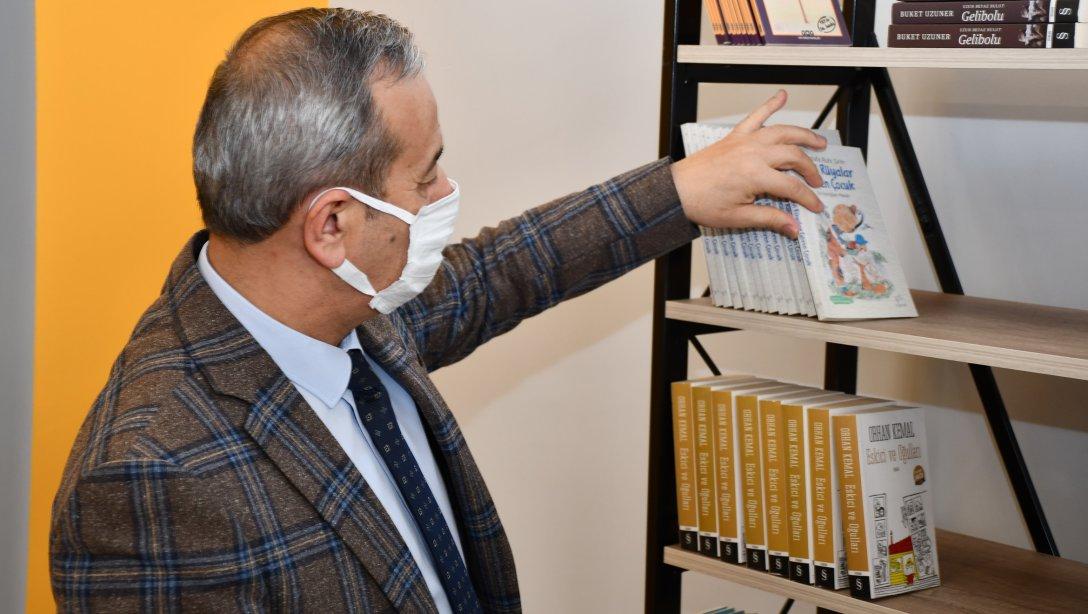 İl Millî Eğitim Müdürümüz Nevzat AKBAŞ El Emeği Göz Nuru Kütüphaneyi Ziyaret Etti