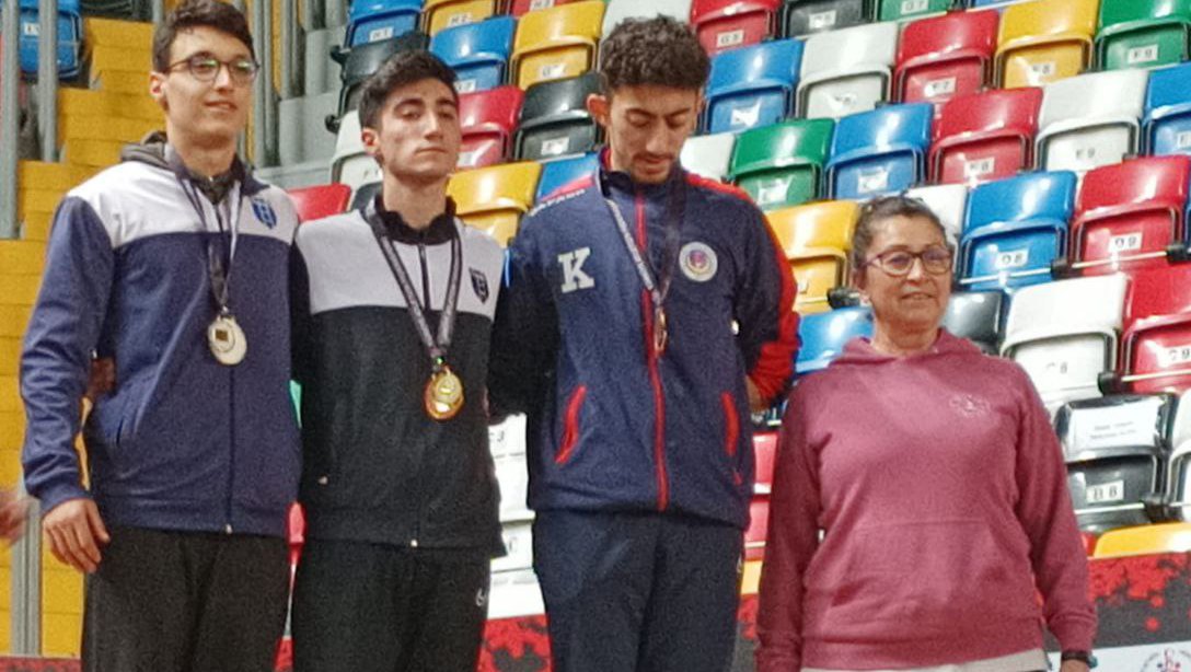 Öğrencimiz Taha ÖZAL Türkiye Şampiyonu Oldu