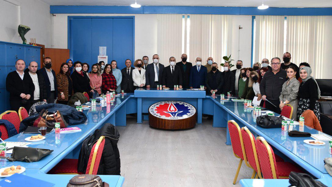 Bakanımız Sayın Mahmut ÖZER'in Taltifleri ile İl Millî Eğitim Müdürümüz Nevzat AKBAŞ Öğretmenlerimize Başarı Belgelerini Takdim Etti