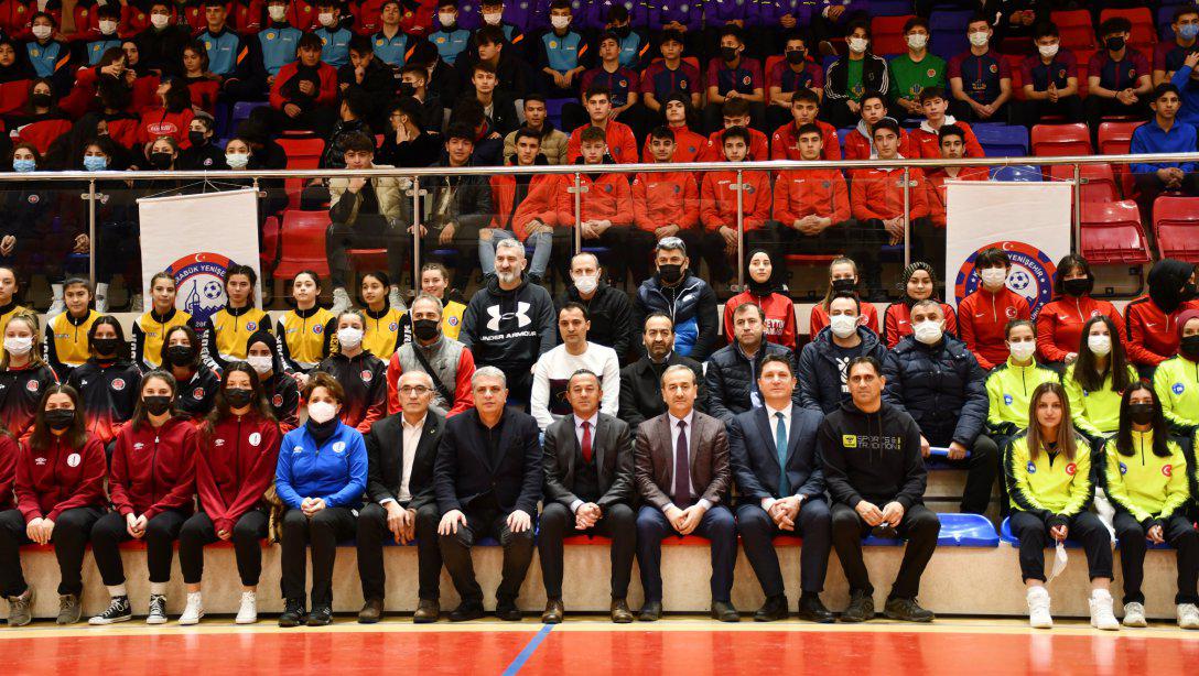 Okul Sporları Gençler Futsal Grup Birinciliği Müsabakaları Başladı