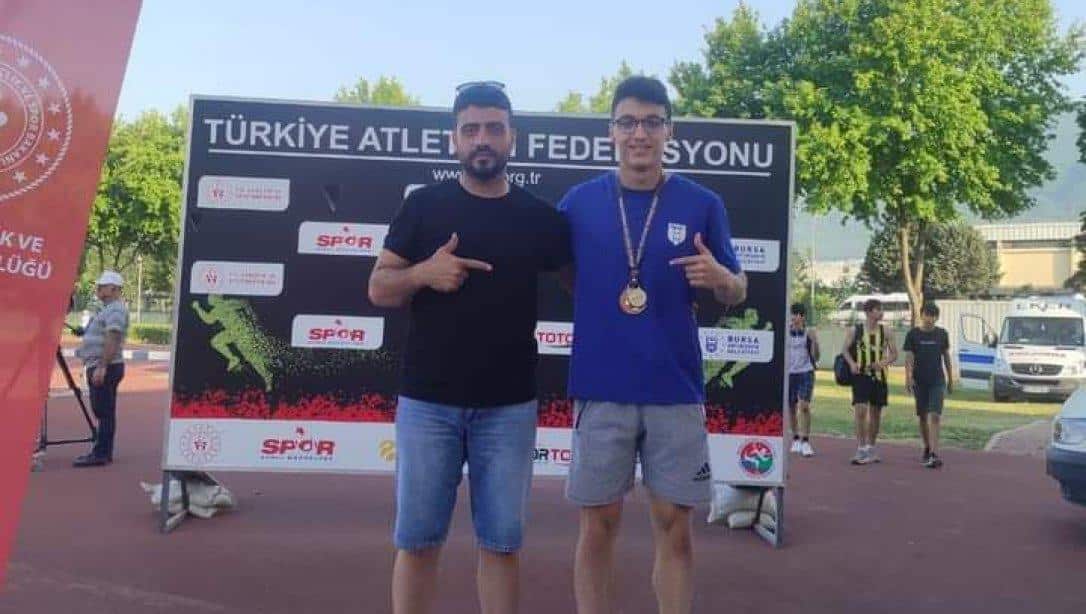 Öğrencimiz Taha ÖZAL'dan Bir Türkiye Şampiyonluğu Daha