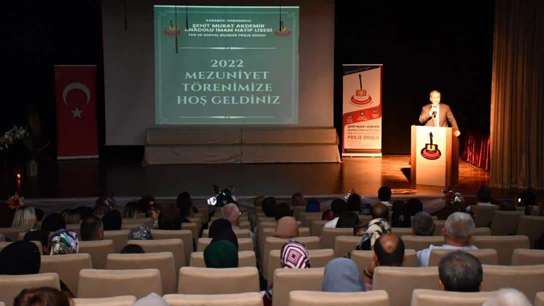 İl Millî Eğitim Müdürümüz Nevzat AKBAŞ Şehit Murat Akdemir Anadolu İmam Hatip Lisesi Mezuniyet Törenine Katıldı