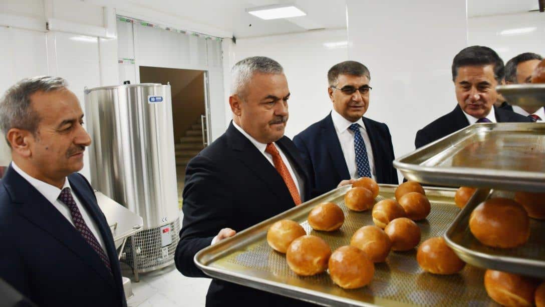 Yahya Kemal Mesleki ve Teknik Anadolu Lisemizde Ekmek Üretimi Başladı