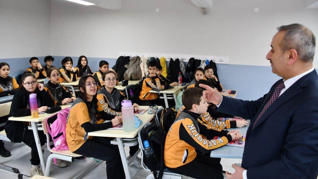 İl Millî Eğitim Müdürümüz Nevzat AKBAŞ Karabük Atatürk Ortaokulunu Ziyaret Etti