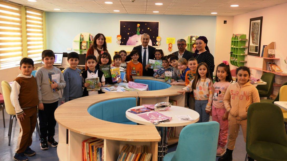 İl Millî Eğitim Müdürümüz Nevzat AKBAŞ Kütüphaneler Haftası Dolayısıyla Öğrenciler ile Kitap Okuma Etkinliği Gerçekleştirdi