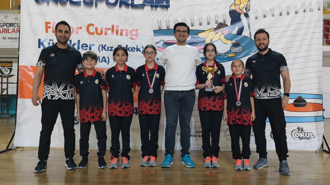 Eskipazar Ortaokulu Floor Curling Küçük Kızlar kategorisinde Türkiye 2. Oldu
